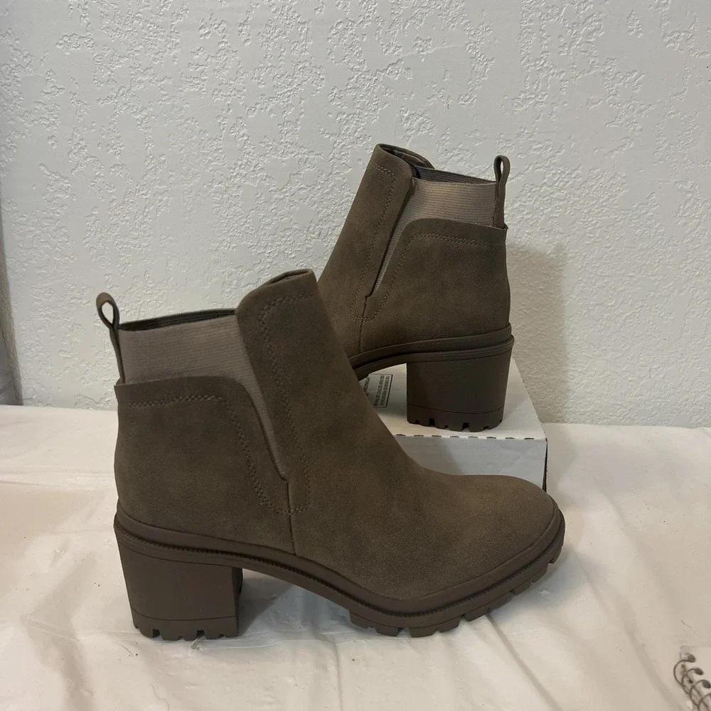Jellypop Womens 8.5 Taupe Leather Shelley 2.5 Block Heel Ankle Boots Leather